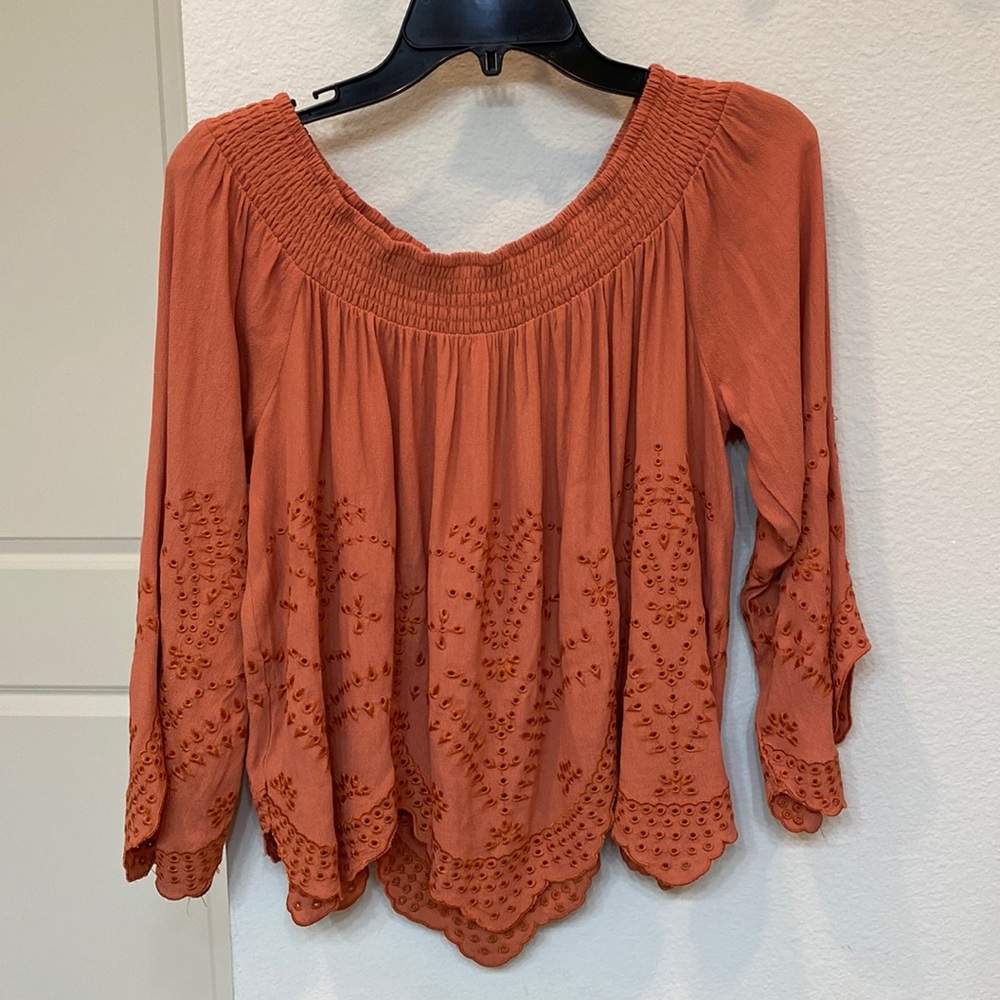 ASTR The Label off the shoulder top
